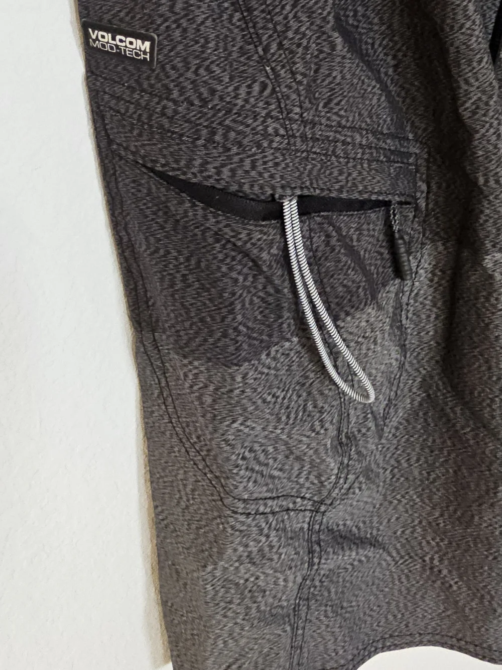 Volcom Mod-Tech Boardshorts Mens 32 Gray REPREVE theCHIVE Logo Surf Shorts